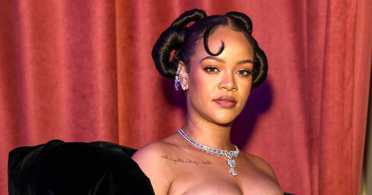 Golden Globes 2023: Rihanna Stuns in Custom Schiaparelli Gown | Us Weekly Golden Globes 2023: Rihanna Stuns in Custom Schiaparelli Gown | Us Weekly