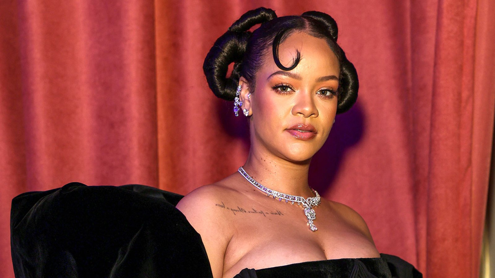 Rihanna Golden Globe Awards 2023 Black Dress