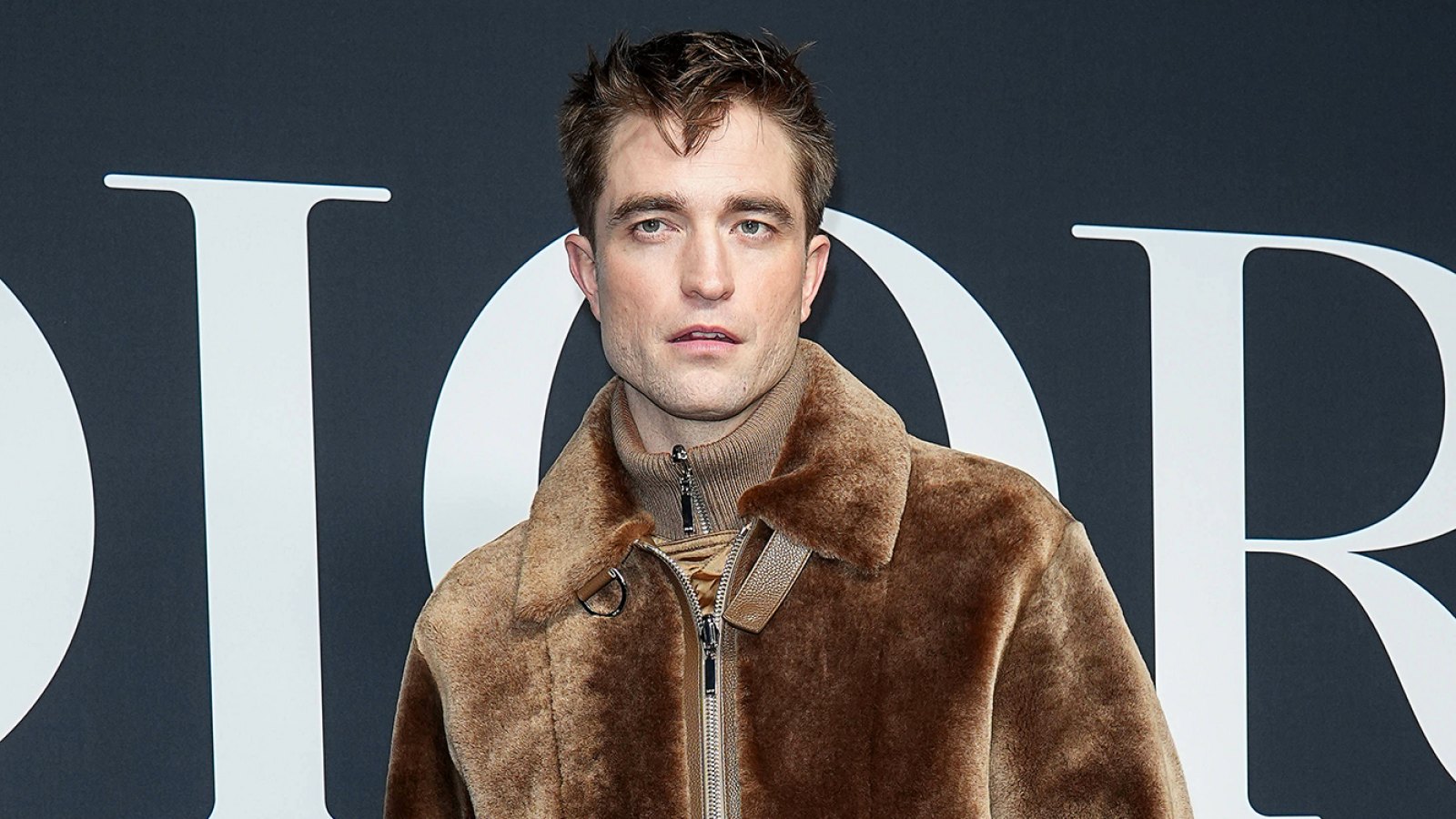 Robert Pattinson Rock a Sparkly Skirt at Paris Fashion Week: Pics