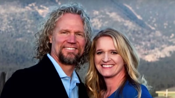 Sister Wives’ Kody Brown Claims He Wants Ex-Wife Christine to ‘Find Her Soulmate’ After Their 2021 Split blue shirt