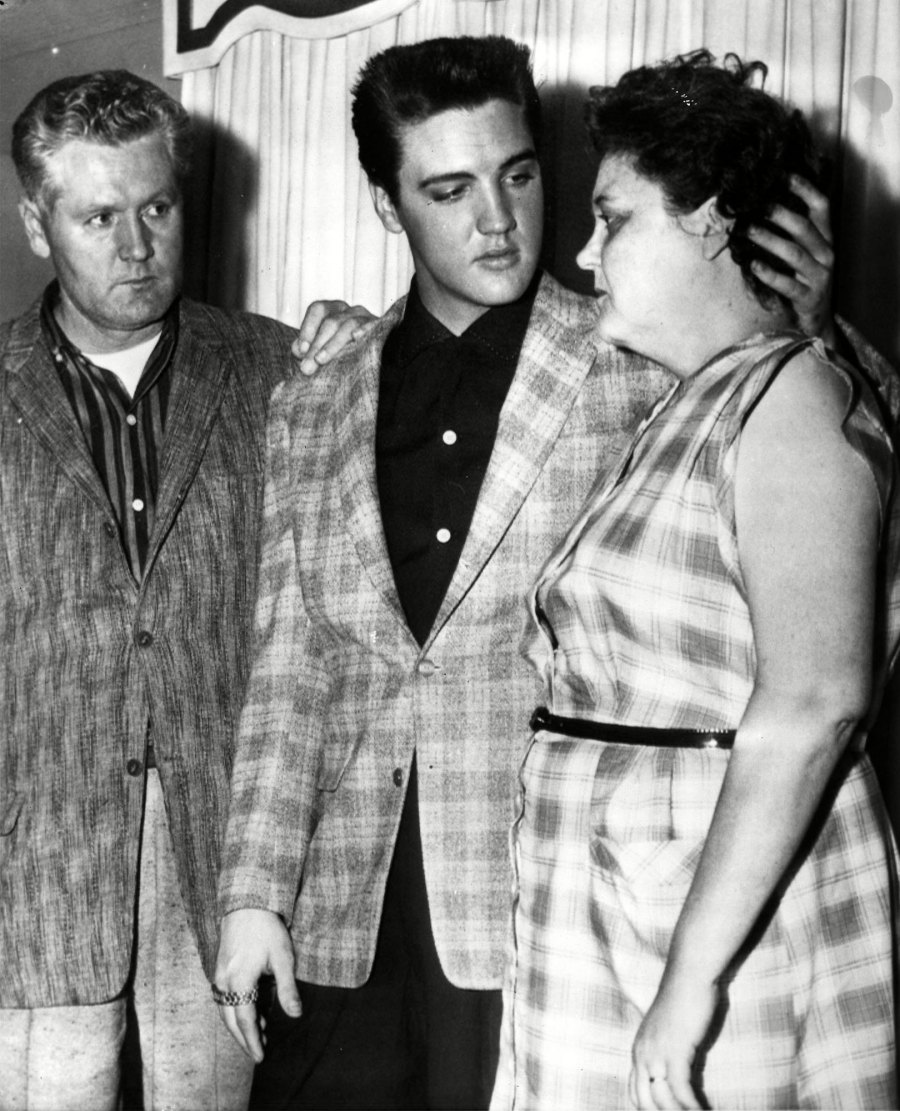 The Presley Family’s Most Heartbreaking Tragedies Through the Years: Elvis and Lisa Marie’s Deaths and More mother and father