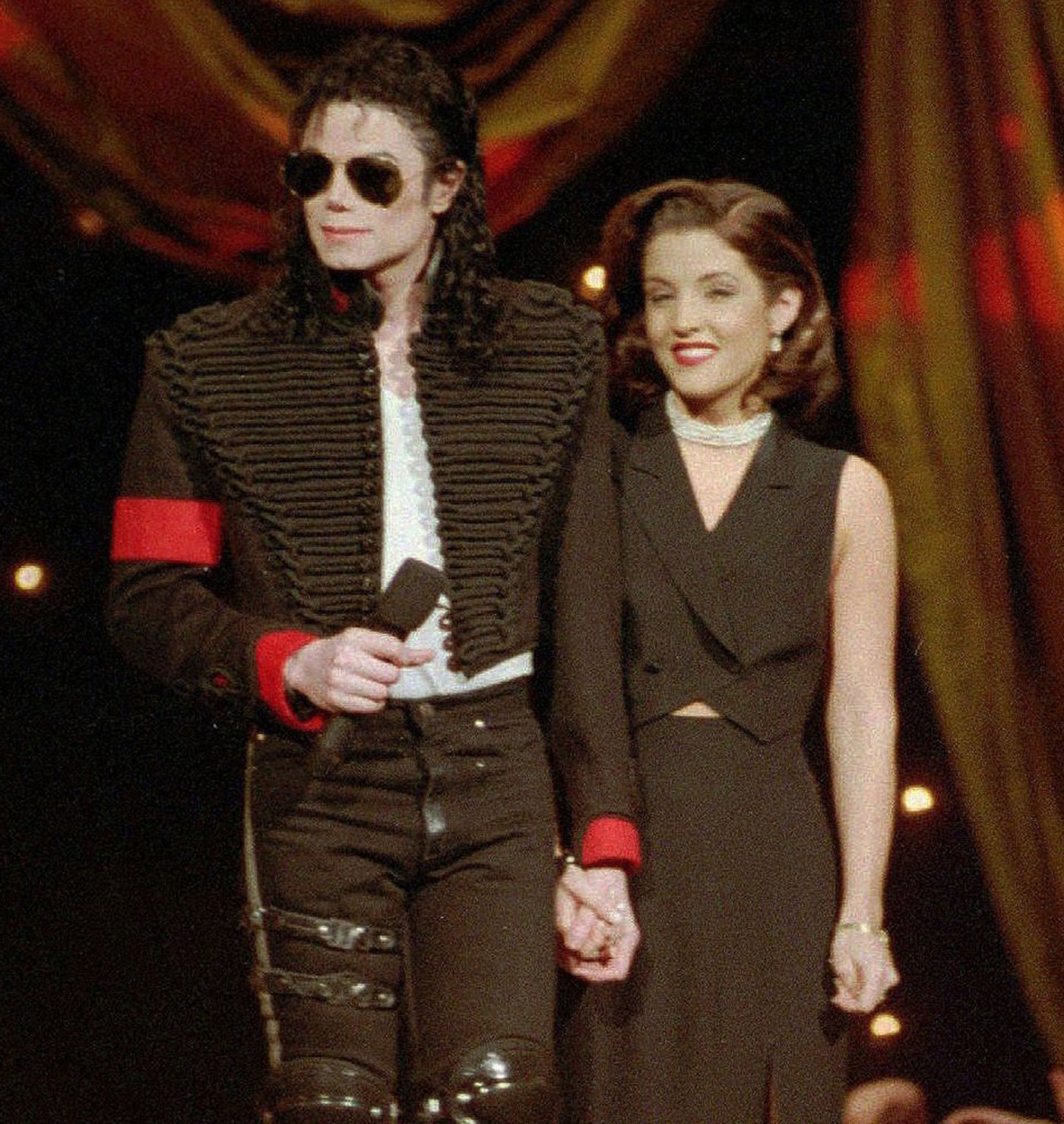 Michael Jackson's Sister La Toya Pays Tribute to Lisa Marie Presley ...