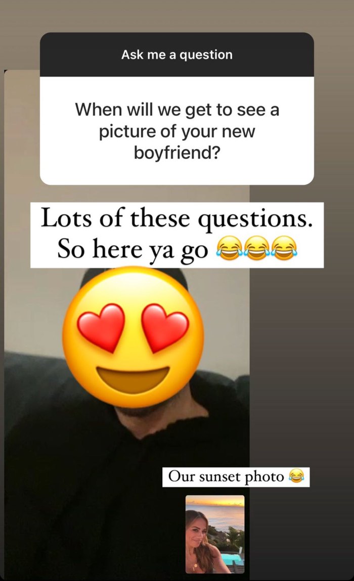 Jana Kramer Teases New Boyfriend After Sharing FaceTime Screenshot From 'Sunset' Date heart eyes