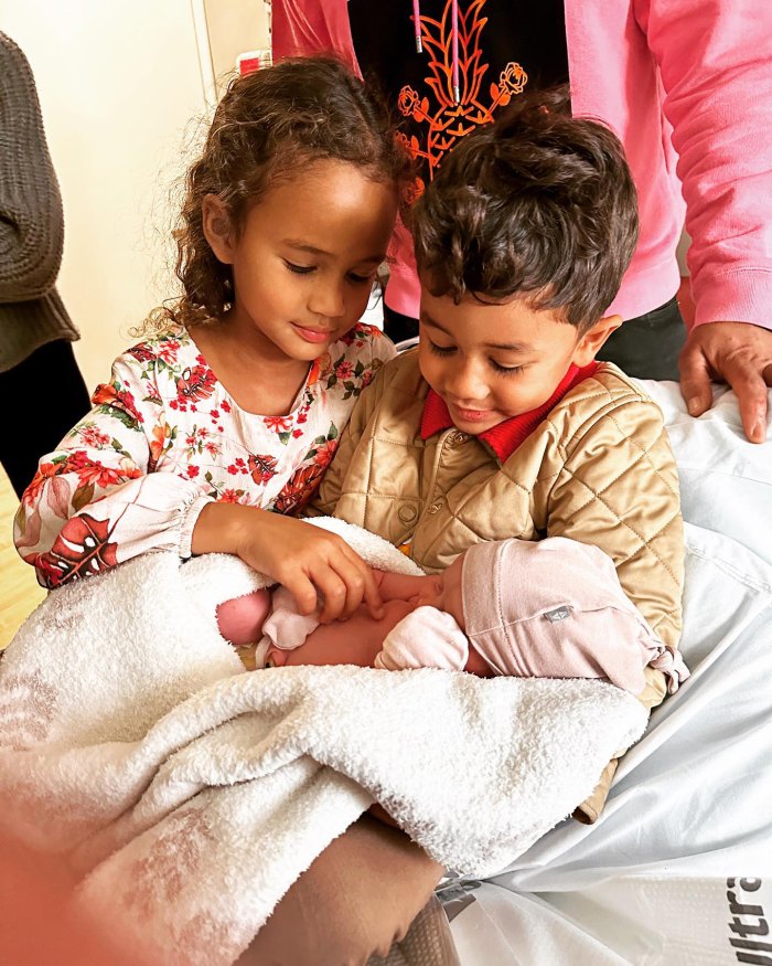 John Legend and Wife Chrissy Teigen Reveal New Baby's Name and 1st Family Photo