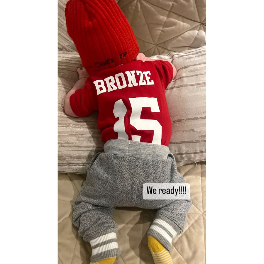 ‘We Ready’! Patrick Mahomes’ Son Bronze Wears Mini Chiefs Jersey Before Game
