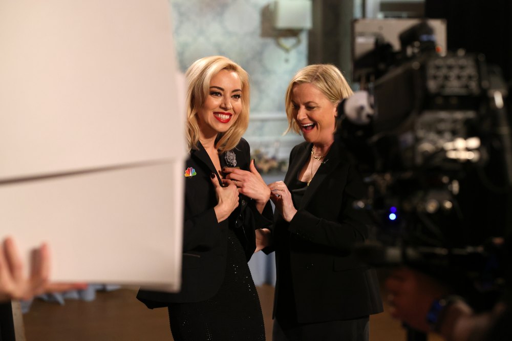 Amy Poehler and Aubrey Plaza reprise ' Parks and Rec' roles on 'SNL