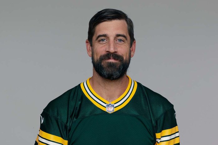 Aaron Rodgers: I’m Doing a ‘Darkness Retreat’ to ‘Contemplate’ NFL Future