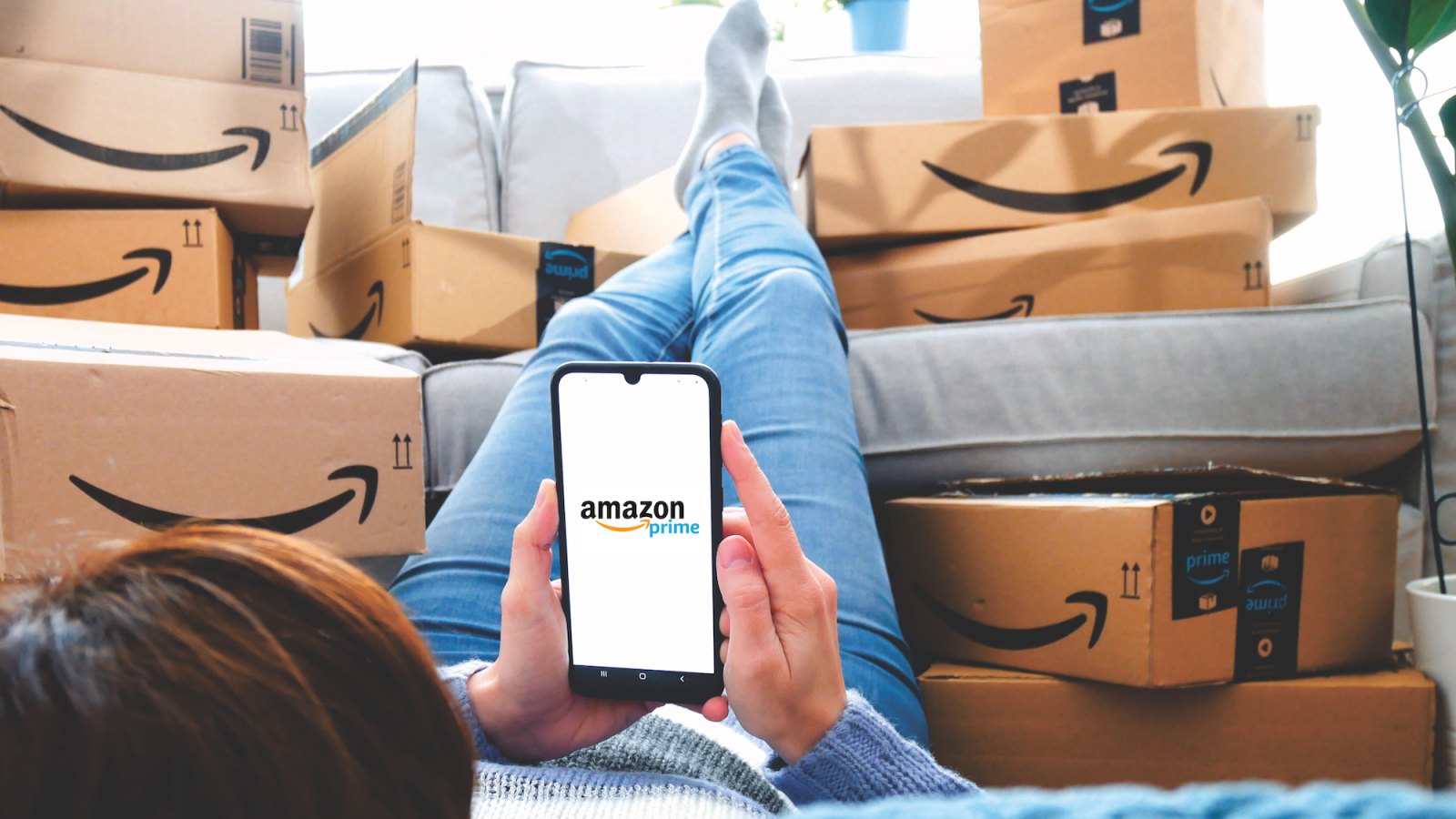 Amazon-Online-Ordering-Stock-Photo