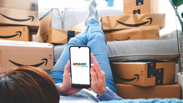 Amazon-Online-Ordering-Stock-Photo