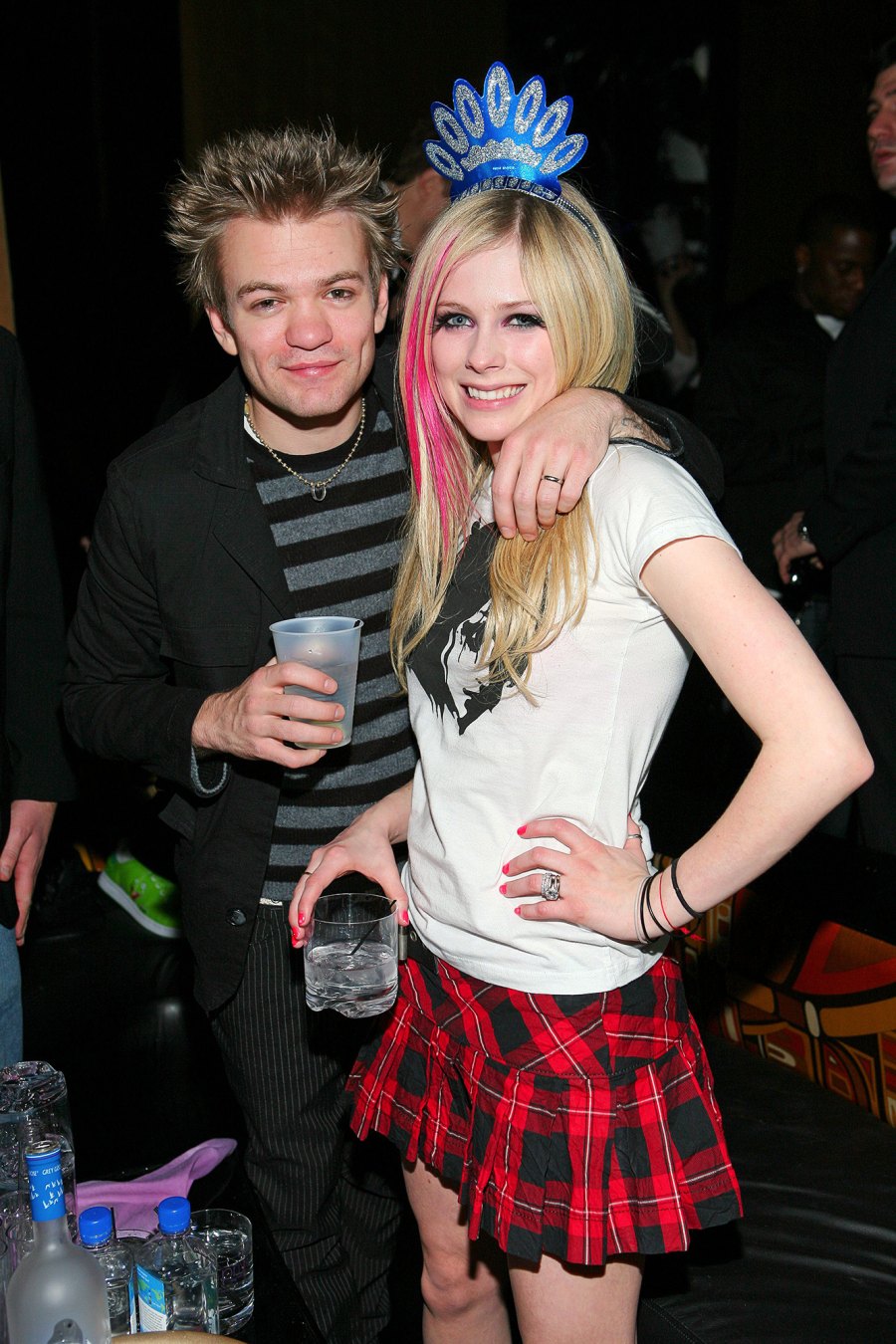 Avril Lavigne's Dating History- Avril Lavigne's Dating History- Deryck Whibley, Brody Jenner, Chad Kroeger, Mod Sun, More - 307