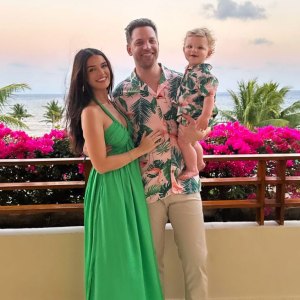 Bachelor in Paradise’s Raven Gates and Adam Gottschalk Return to Mexico for Babymoon- ‘Absolutely Stunning’ - 723