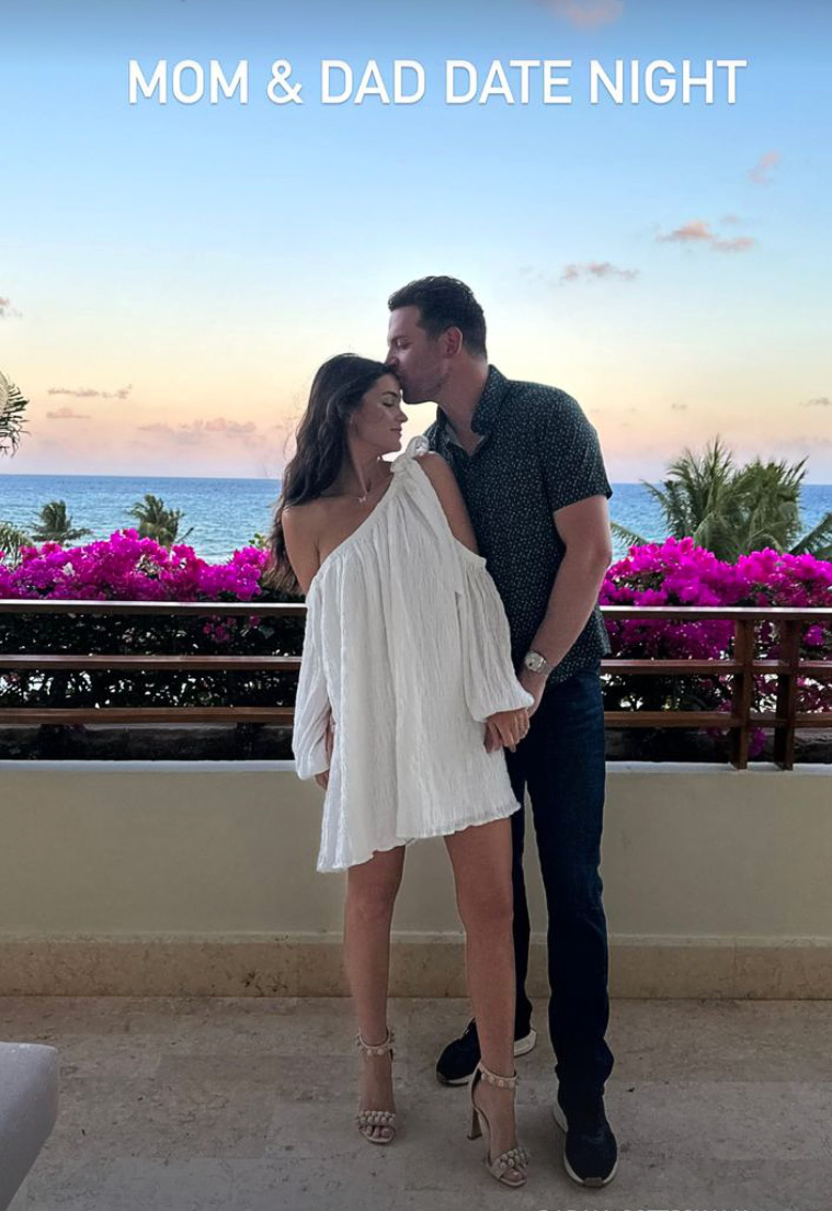 Bachelor in Paradise’s Raven Gates and Adam Gottschalk Return to Mexico for Babymoon- ‘Absolutely Stunning’ - 725