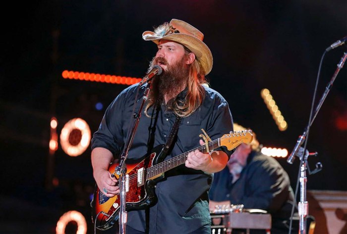 Chris Stapleton Sings National Anthem at Super Bowl LVII