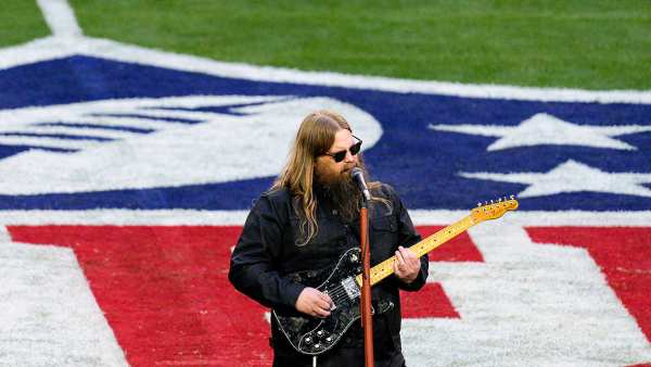 Chris Stapleton performing the national anthem - 705