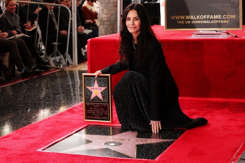 Courtney Cox Reunites With 'Friends' Stars Jennifer Aniston and Lisa Kudrow at Hollywood Walk of Fame Ceremony- Photos - 591