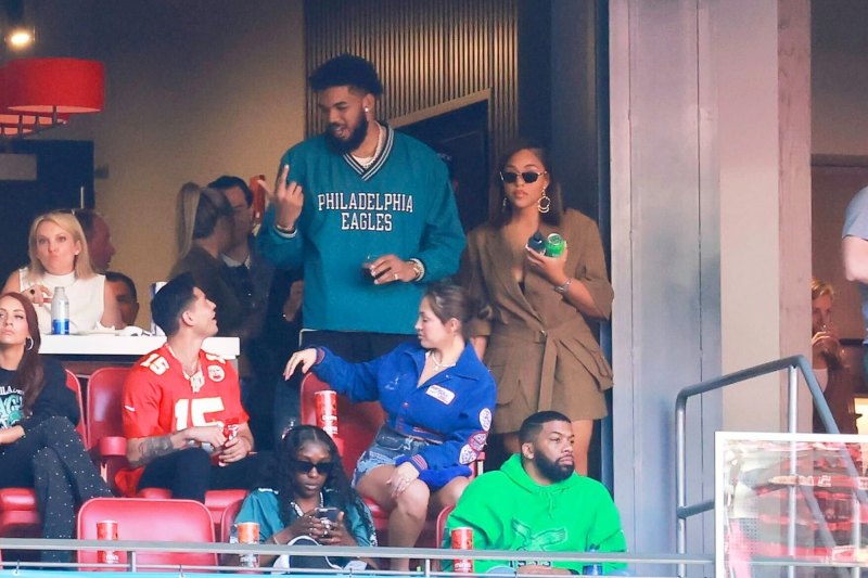 Jay-Z, Damar Hamlin, Sheryl Lee Ralph and More Celebrities Attend Super Bowl 2023- Photos - 708