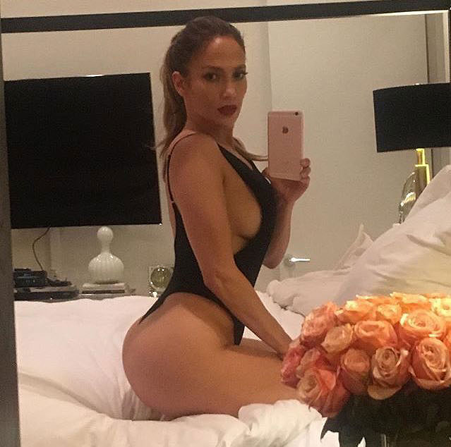 Jennifer Lopez’s Sexiest Selfies of All Time