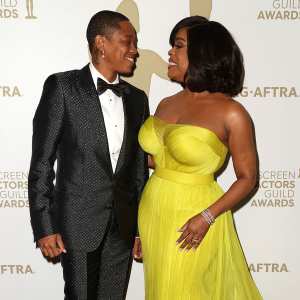 Jessica Betts and Niecy Nash Stars Who Got Cozy at the SAG Awards Over the Years Sag Awards 2023