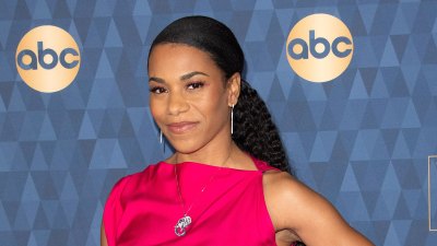 Kelly McCreary Grey's Anatomy Cast Reacts to Meredith Farewell Episode After Ellen Pompeo Departure