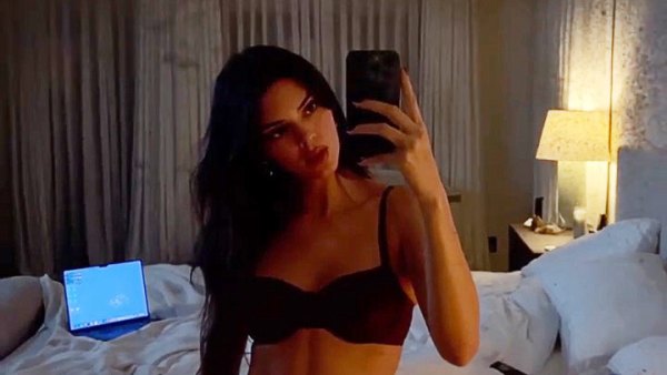 Kendall Jenner Posts Sultry Mirror Selfies -550