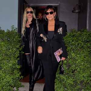 Khloe-Kardashian-and-Kris-Jenner-Good-American-Launch