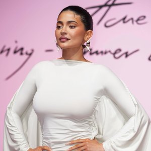 Kylie Jenner Details 'Painful' Postpartum Depression After Both Pregnancies White gown
