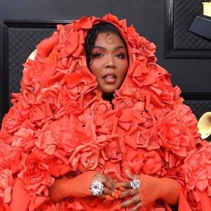 Lizzo Red Carpet Grammys 2023