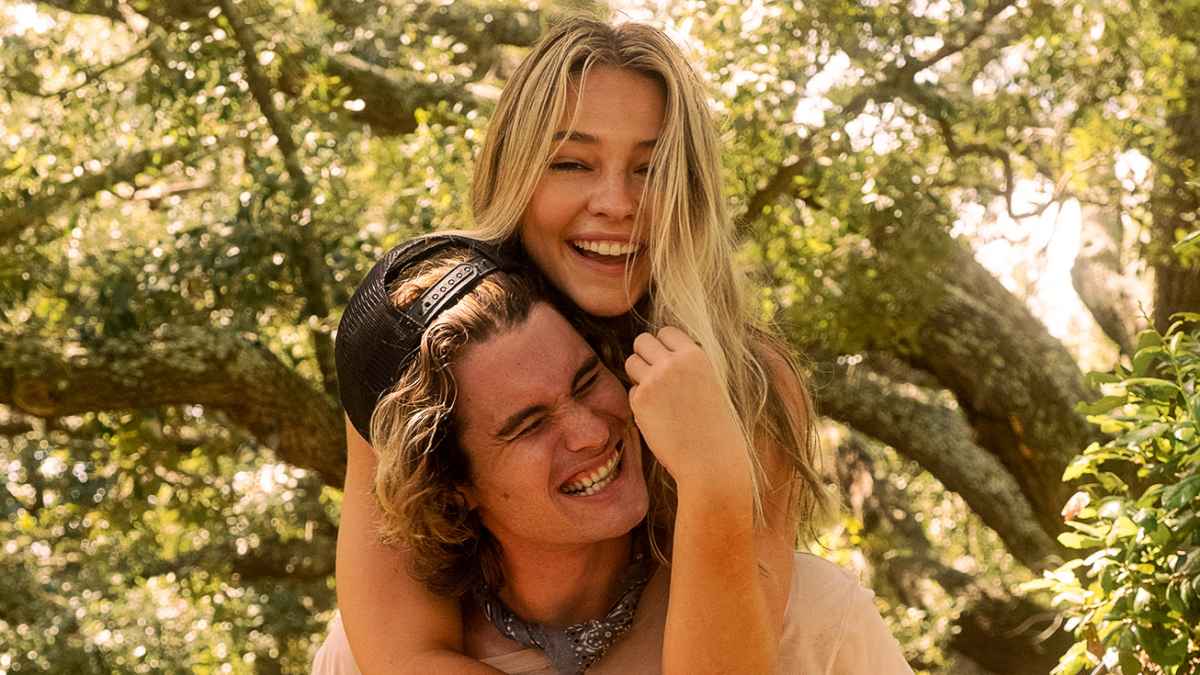 Outer Banks’ Chase Stokes Say He and Ex Madelyn Cline Have ‘Always Shown Up’ for Each Other After Split -403 FEATURE