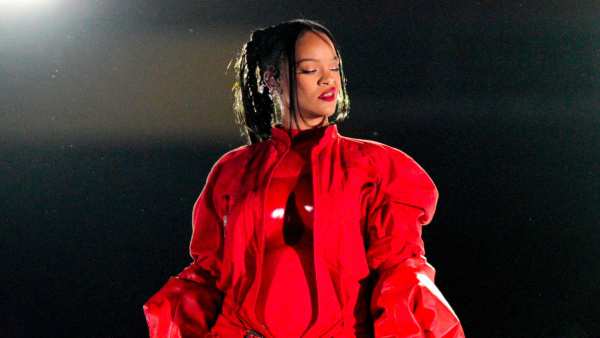 Pregnant Rihanna Is ‘Relieved’ After Announcing 2nd Pregnancy at Super Bowl LVII Halftime Show - 896