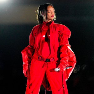 Pregnant Rihanna Is ‘Relieved’ After Announcing 2nd Pregnancy at Super Bowl LVII Halftime Show - 896