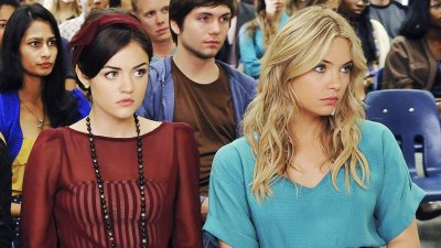 'Pretty Little Liars’ Cast’s Dating History- Ashley Benson, Lucy Hale, Tyler Blackburn and More Stars’ Love Lives - 972
