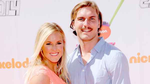 Pro Surfer Bethany Hamilton Marries Adam Dirks