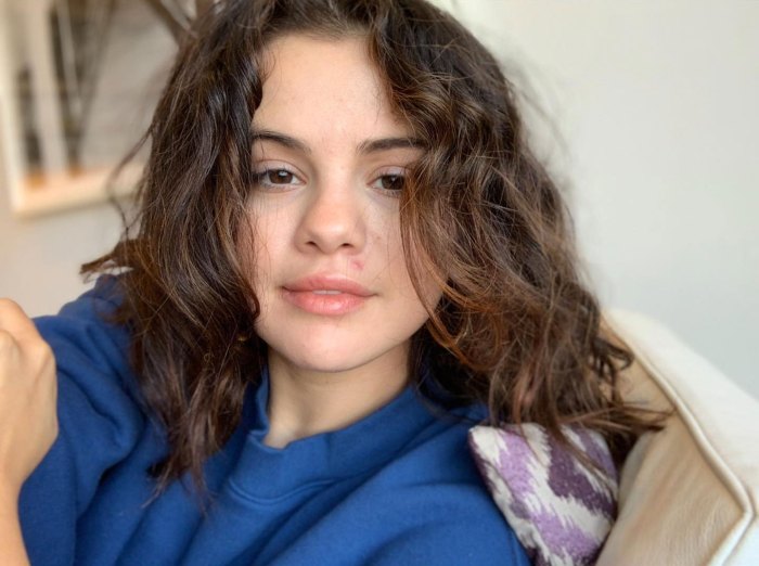 Selena Gomez Makeup Free