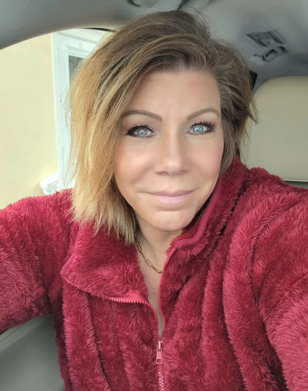 'Sister Wives' Star Meri Brown Clarifies Sexuality Amid Rumors She's Dating Women: 'I am Straight' red fleece jacket
