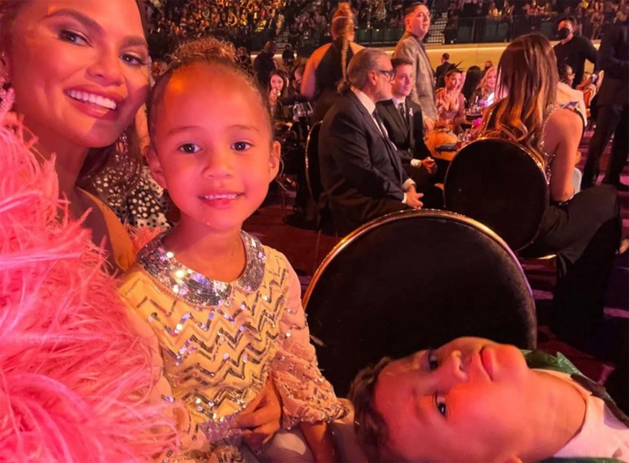 Stars Bring Family Members to Grammys Chrissy teigen