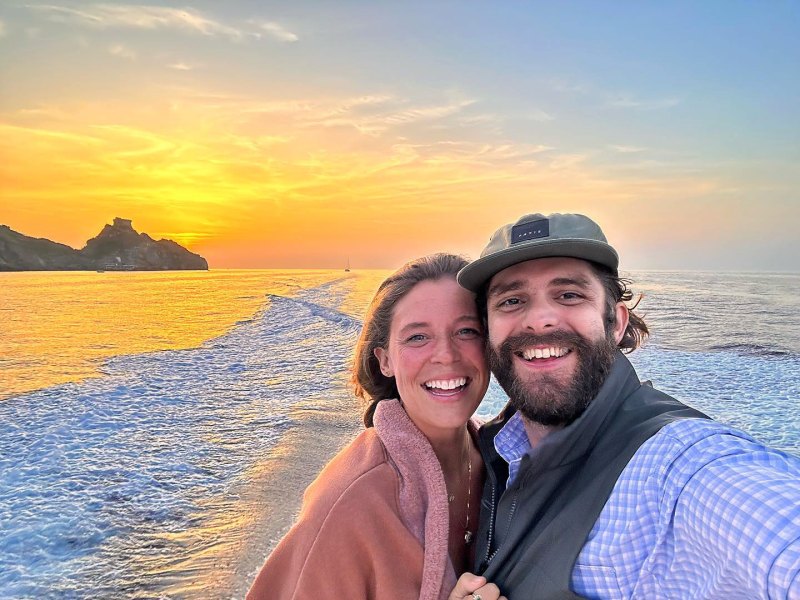 Thomas Rhett Says He’s ‘More in Love Than Ever’ With Wife Lauren Akins After 10 Years of Marriage- She’s ‘My Rock’ - 523
