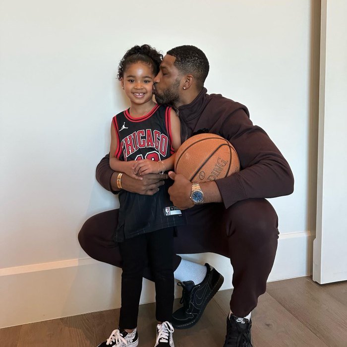 Tristan Thompson and Khloe Kardashian's Daughter True Wears Her Dad's Chicago Bulls Jersey to School: Photo