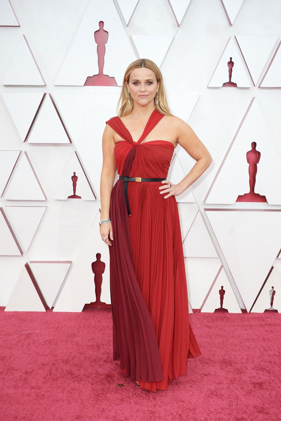See Reese Witherspoon's Most Glamorous Red Carpet Looks: Photos
