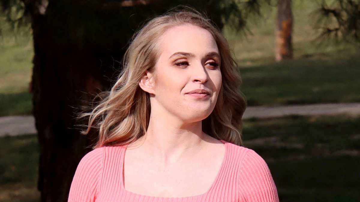 Anna 'Chickedee' Cardwell Shows Hair Loss After Revealing Stage 4 Cancer Diagnosis