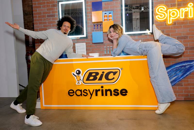 HOT PICS Annie Murphy and Eric Andre at the BIC EasyRinse razor launch event in NYC
