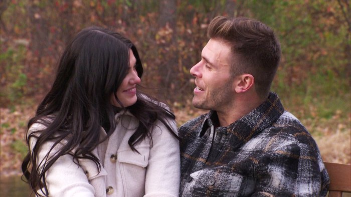 Bachelor's Gabi Elnicki Clarifies Why She's Deleting Comments After Zach Shallcross Fantasy Suite Drama