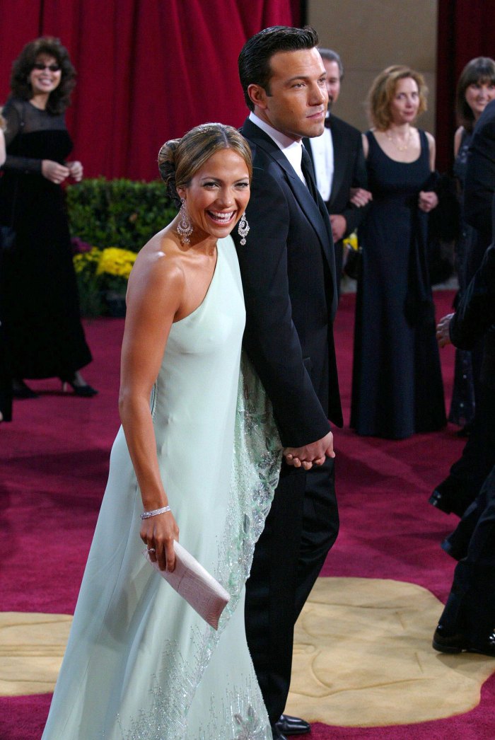 Ben Affleck, Jennifer Lopez Had a Playful Oscars 2015 Reunion: Details