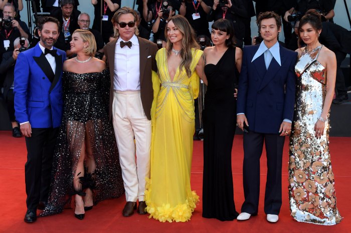Chris Pine admite que não teria 'se importado' com o potencial drama 'Don't Worry Darling', refere-se à promoção do Festival de Cinema de Veneza 'ridícula'