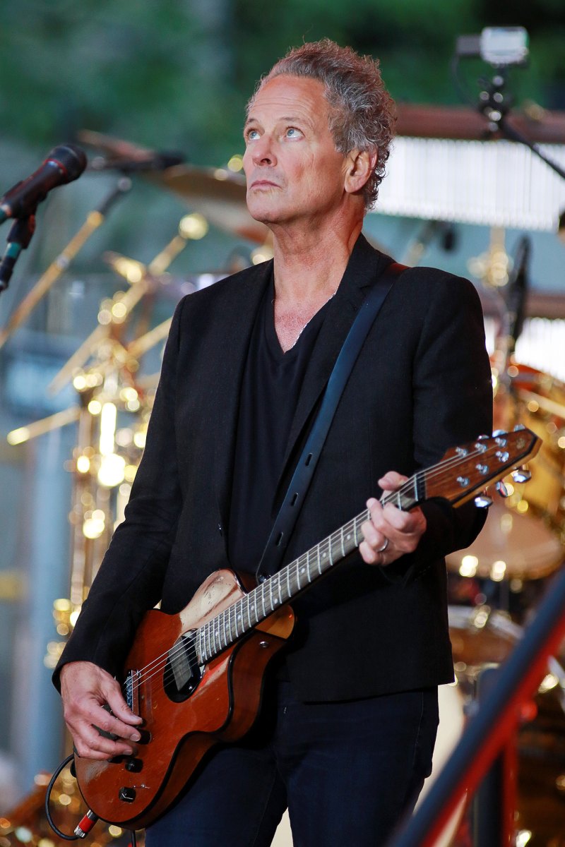Fleetwood Mac's Ups and Downs Through the Years - 777 Lindsey Buckingham