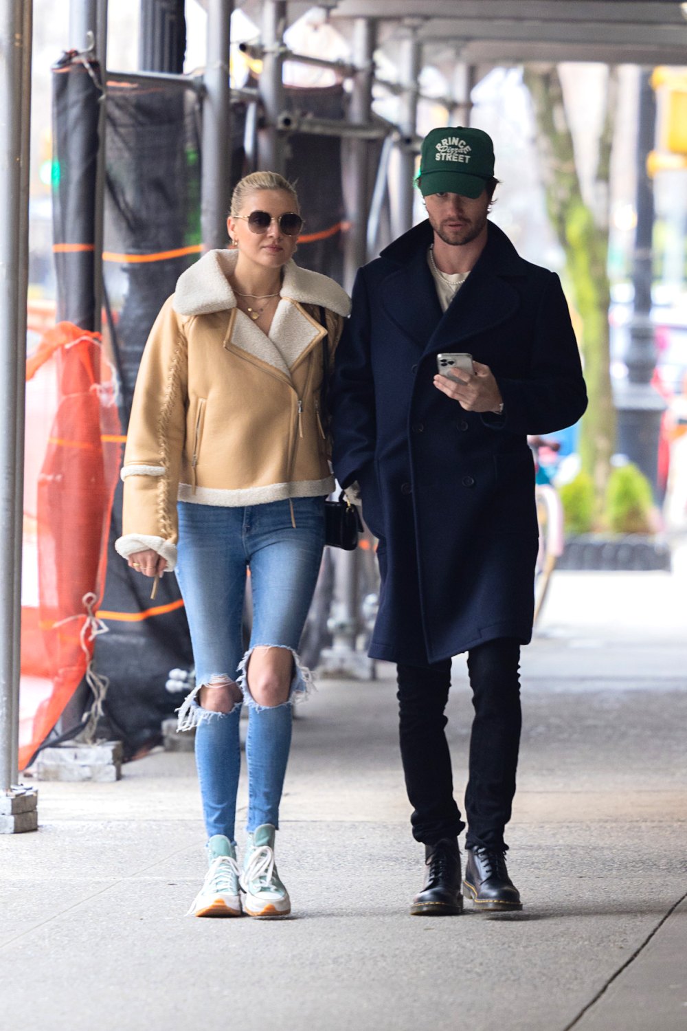 Kelsea Ballerini Packs on PDA With Chase Stokes In NYC Before Her 'SNL' Debut: Photos
