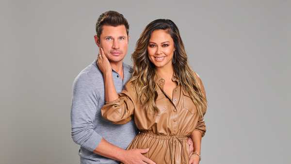 Love Is Blind Season 4 Cast - LIB_S4_GALLERY_HostGroup_GreySeamless_01208_R3psb - 314