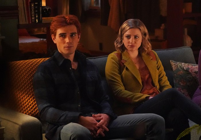 Archie Neets Ricerdale Riverdale's Archie Andrews, Betty Cooper's Relationship Timeline | Us ...