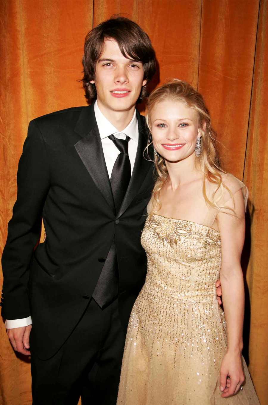 Stars-Who-Wed-Too-Young-Emilie-de-Ravin-and-Josh-Janowicz-2006