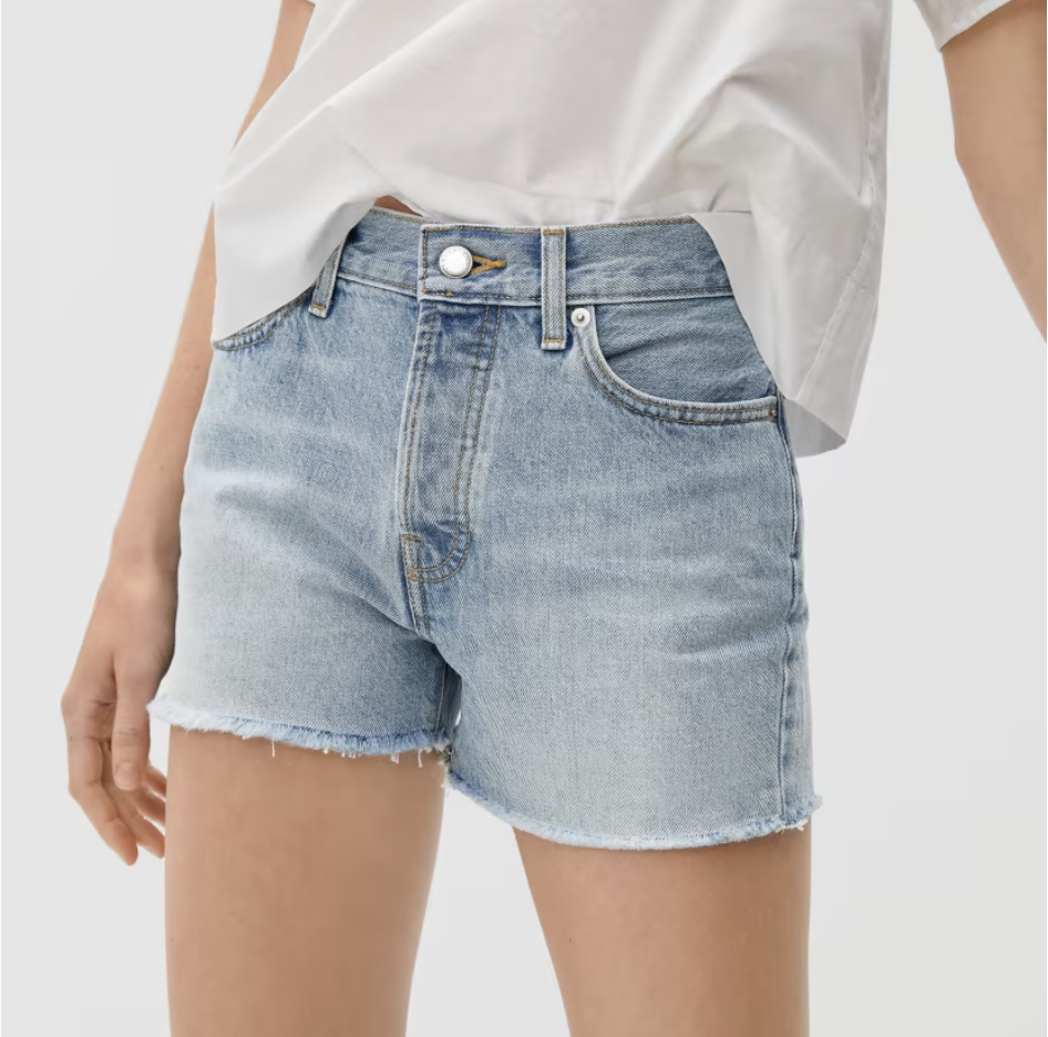 The Relaxed '90s Short
