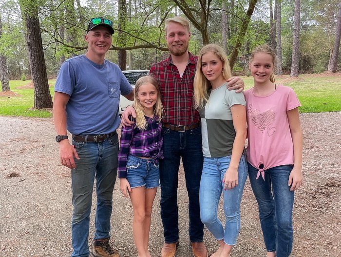 'Welcome to Plathville' Star Ethan Plath Reunites With Siblings In Sweet Photos- 'So Good to See Them' - 598